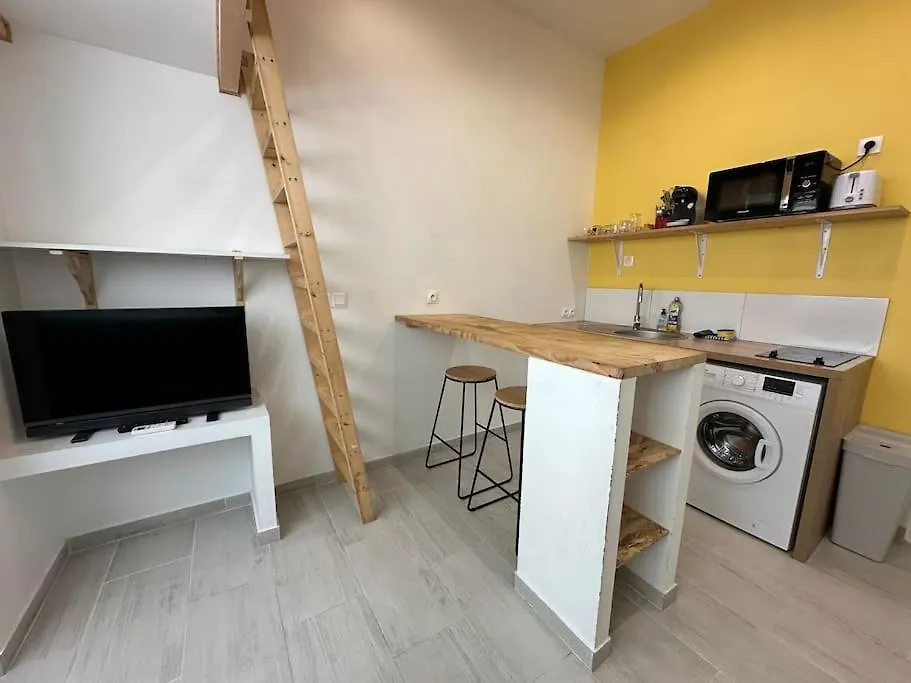 Cosy Studio Avec Mezzanine Proche Ville Nice
