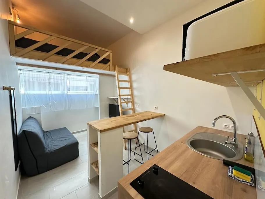 Apartamento Cosy Studio Avec Mezzanine Proche Ville Nice